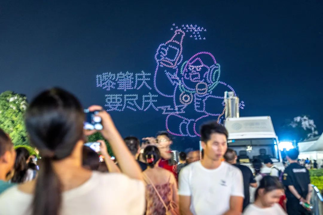 連續(xù)兩晚！肇慶無人機(jī)燈光秀又雙叒來了~
