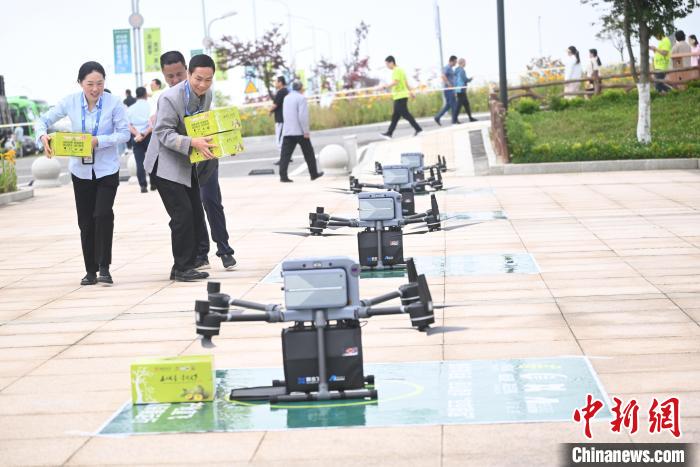 2025： 無(wú)人機(jī)貨運(yùn)助力“萬(wàn)物到家” 蘊(yùn)藏行業(yè)新機(jī)遇