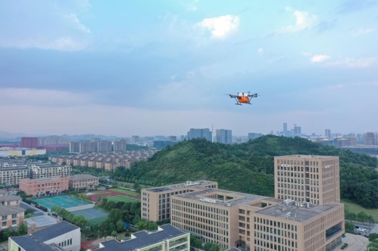 2025低空經(jīng)濟(jì)： 什么是低空經(jīng)濟(jì)？萬億藍(lán)海市場正蓄勢待發(fā)