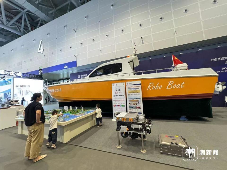 低空： 低空經濟大熱下，數(shù)貿會上無人機大集結了