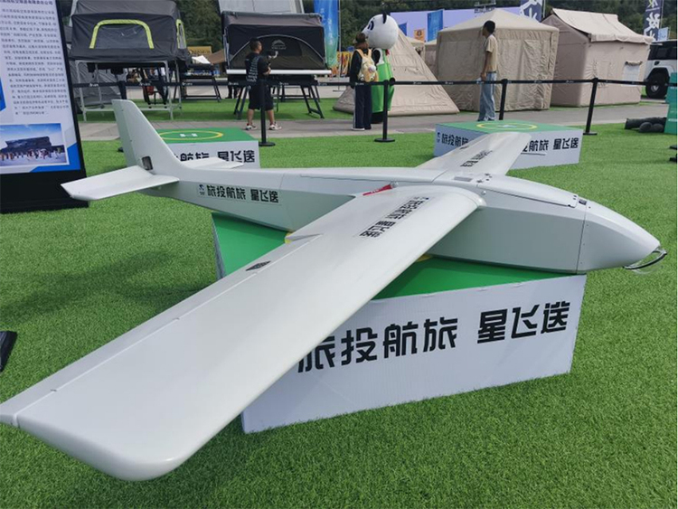 318自駕游全國裝備展銷會引領(lǐng)低空經(jīng)濟新風(fēng)尚 多款低空飛行器驚艷亮相