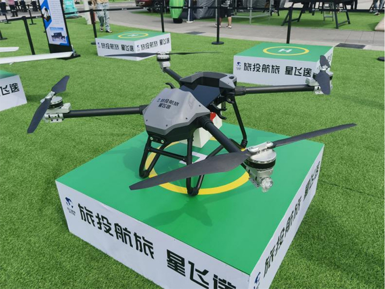 318自駕游全國裝備展銷會引領(lǐng)低空經(jīng)濟新風(fēng)尚 多款低空飛行器驚艷亮相